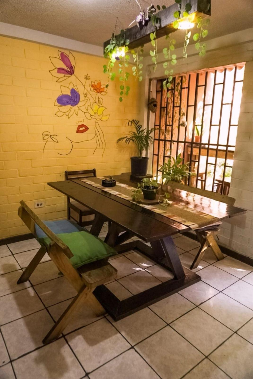 Pool House Hostel Santa Ana Buitenkant foto